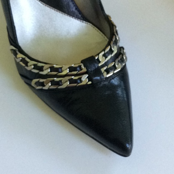 Joan & David Black leather upper heel. - Picture 5 of 7